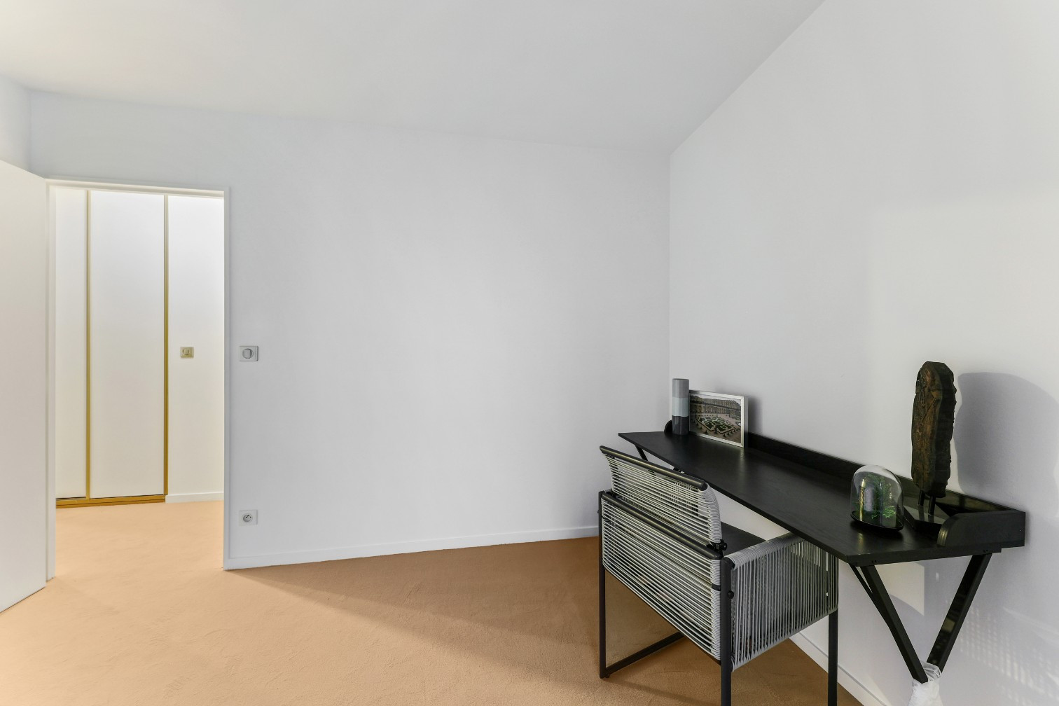 
                                                Vente
                                                 Superbe appartement T6 familial avec terrasse