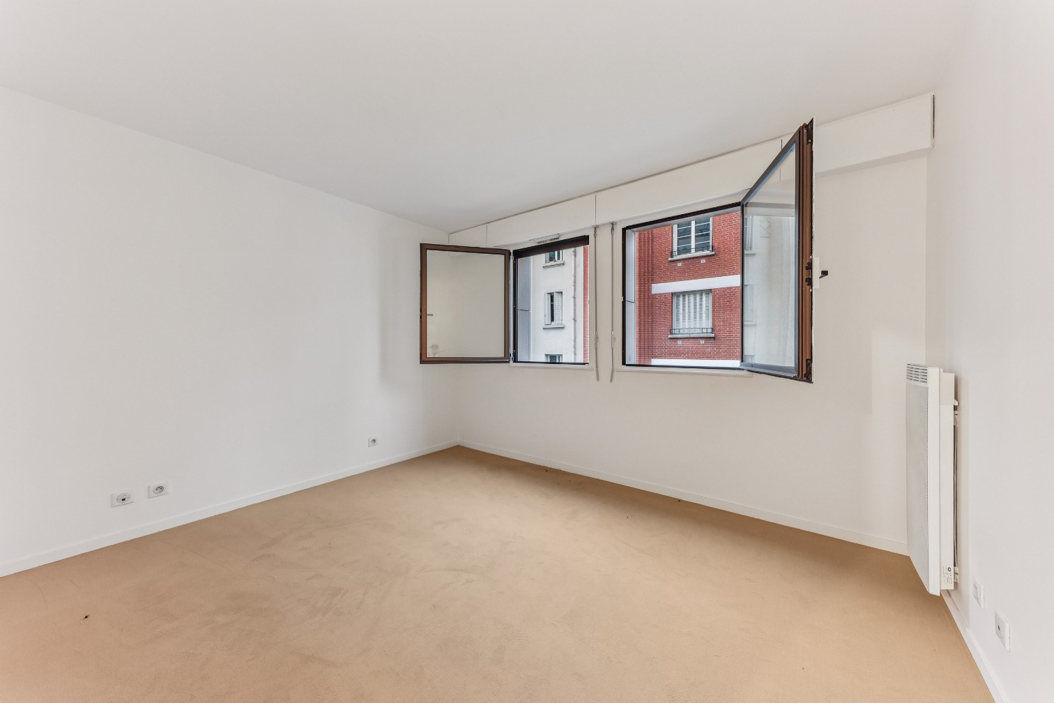 
                                                Vente
                                                 Superbe appartement T6 familial avec terrasse