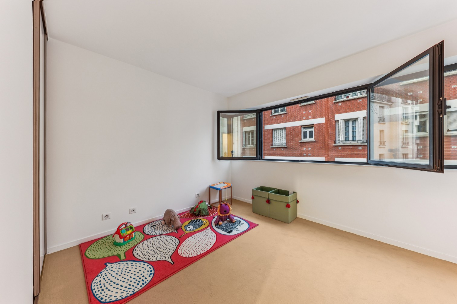 
                                                Vente
                                                 Superbe appartement T6 familial avec terrasse