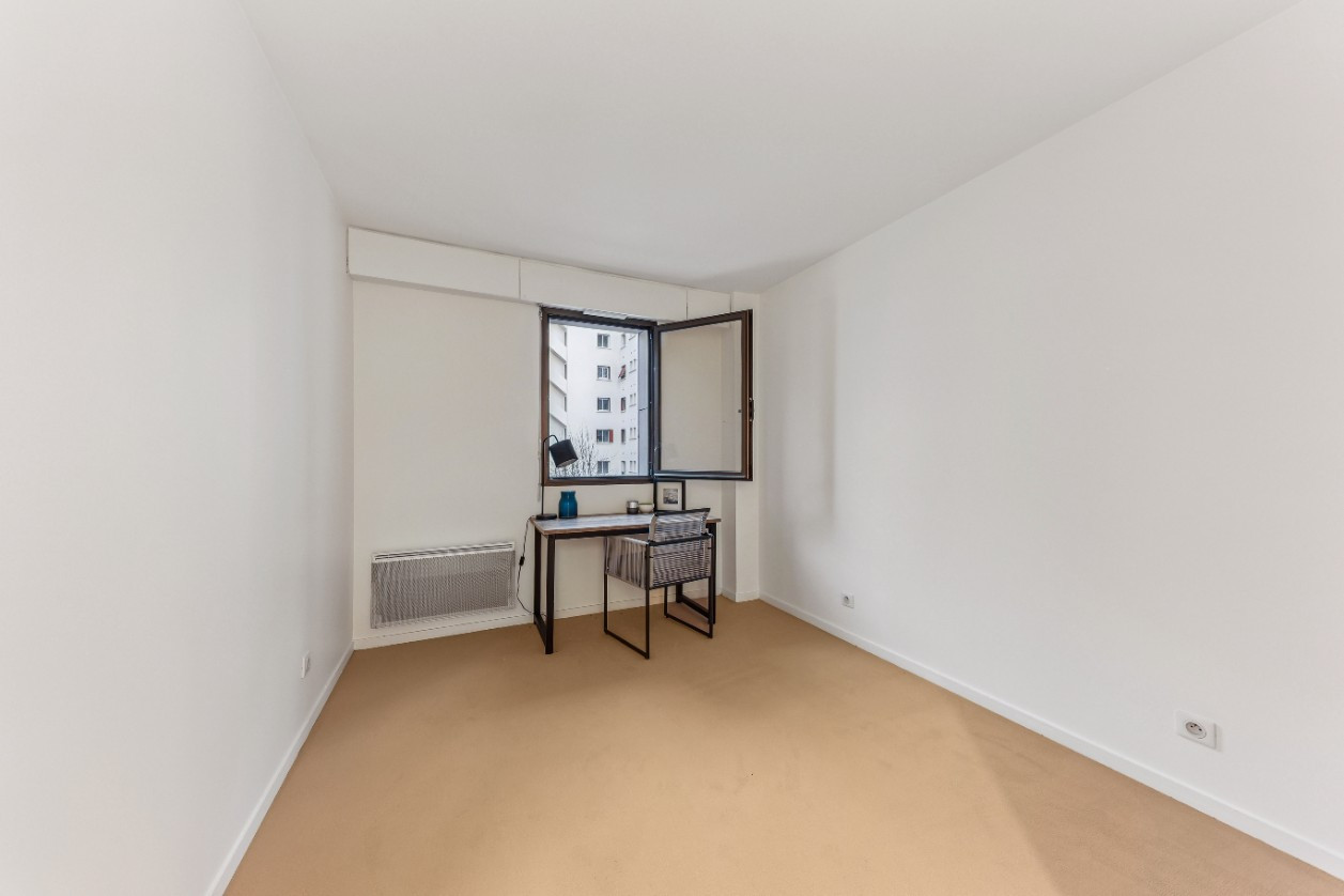 
                                                Vente
                                                 Superbe appartement T6 familial avec terrasse