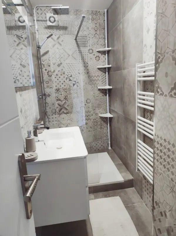 
                                                Location
                                                 Superbe appartement traversant et lumineux