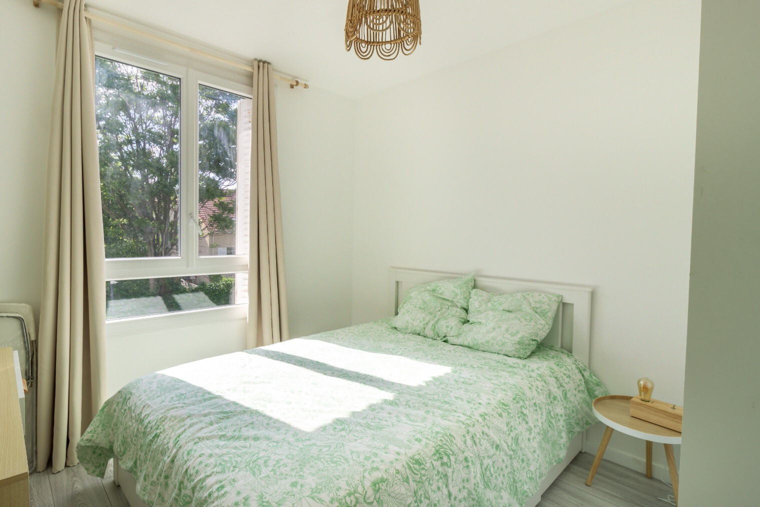 
                                                Colocation
                                                 Superbe colocation meublée de 3 chambres