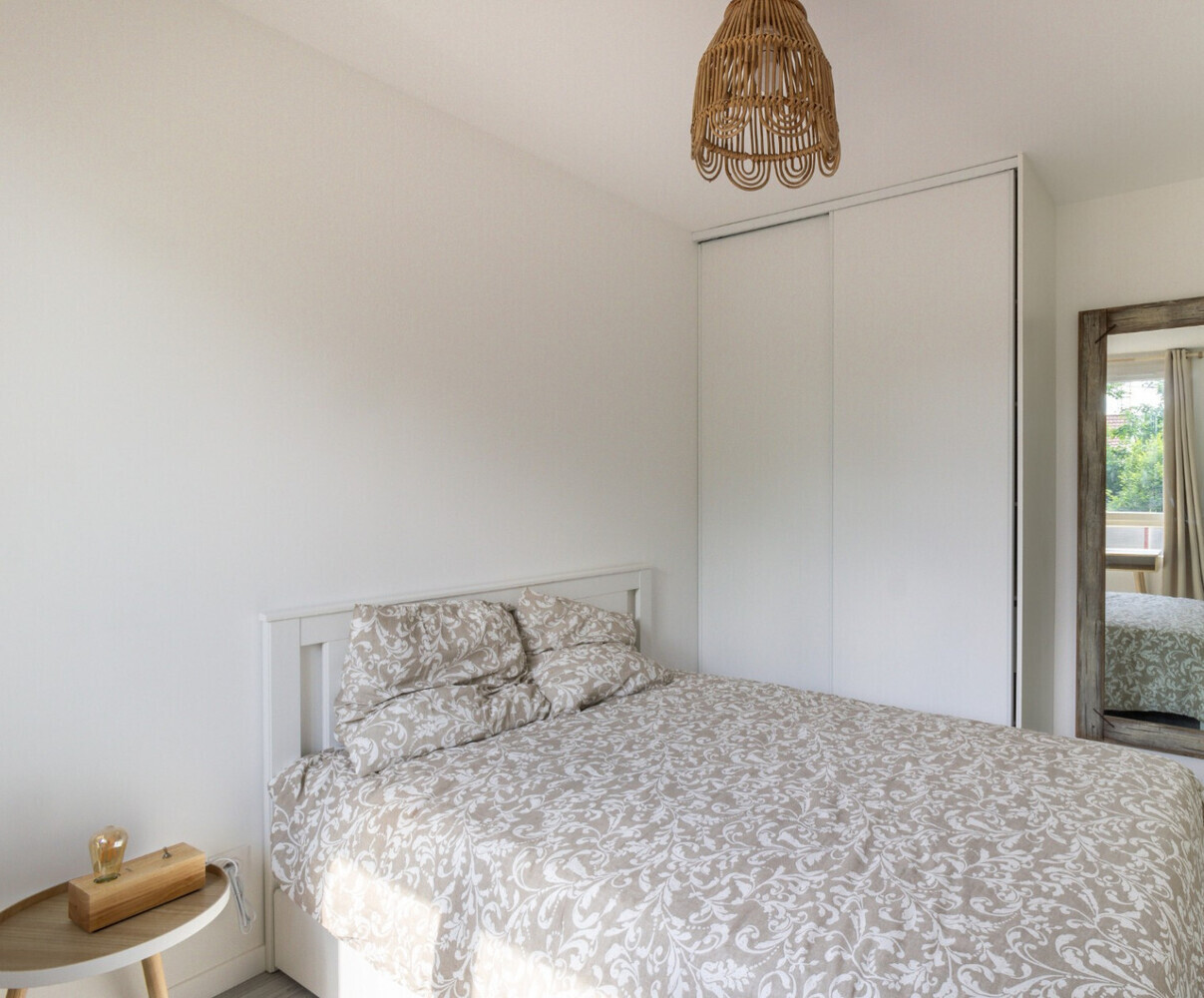 
                                                Colocation
                                                 Superbe colocation meublée de 3 chambres