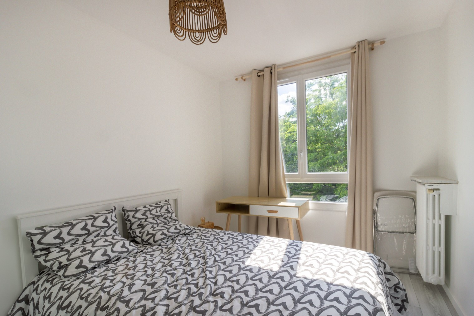 
                                                Colocation
                                                 Superbe colocation meublée de 3 chambres