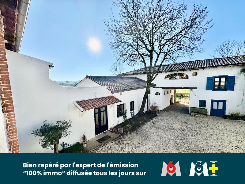 
                                                Vente
                                                 Superbe corps de ferme rénové de 352 m² sur  1393 m² de terrain