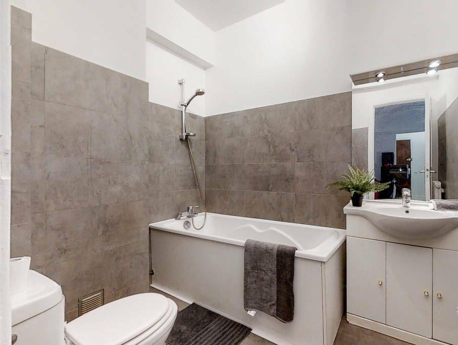 
                                                Location
                                                 Superbe Double living meublé très bien situé 35m²