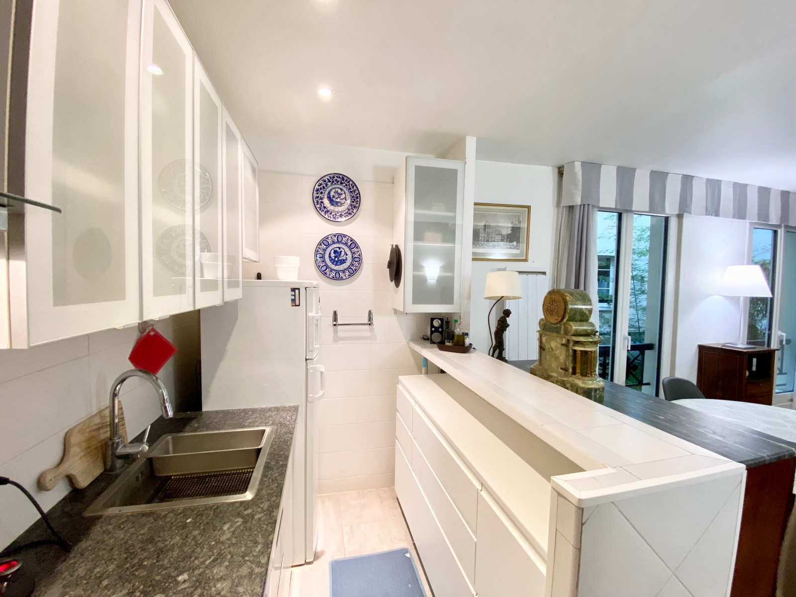 
                                                Location
                                                 Superbe duplex in the lively 9th district (loyer tout inclus)