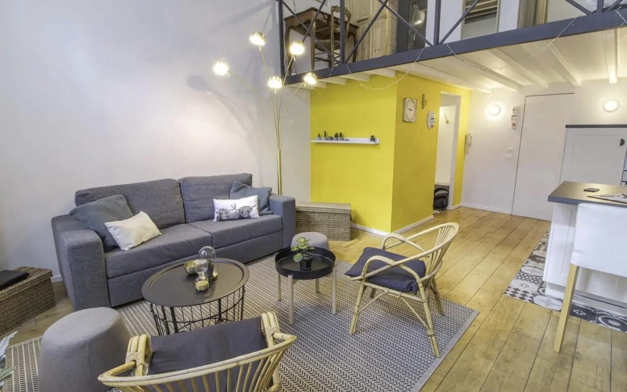 
                                                Location
                                                 Superbe Duplex T2 Meublé 3★ – Vieux Lille – 50 m²