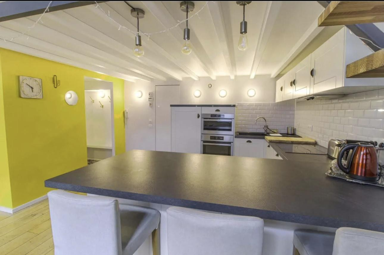 
                                                Location
                                                 Superbe Duplex T2 Meublé 3★ – Vieux Lille – 50 m²