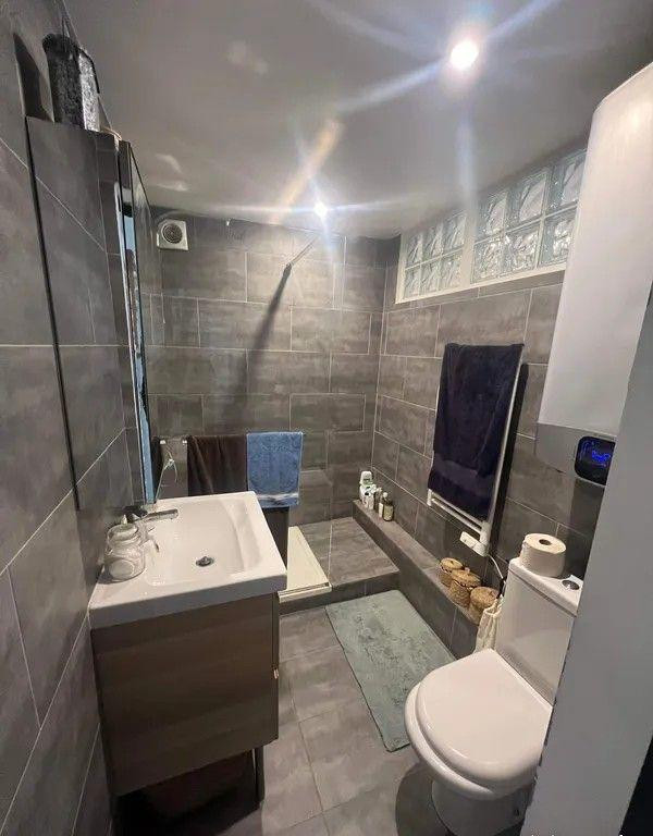 
                                                Location
                                                 Superbe et grand studio 45m² Porte Saint-Martin