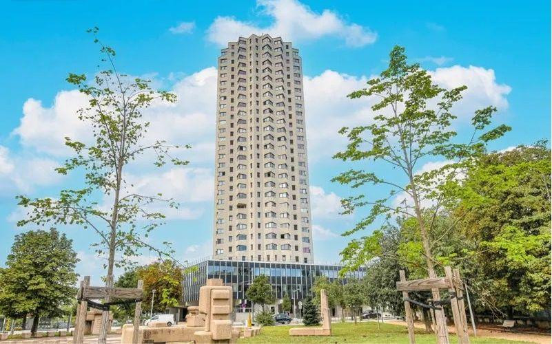 
                                                Location
                                                 Superbe loft de 55m² de la Tour Panoramique