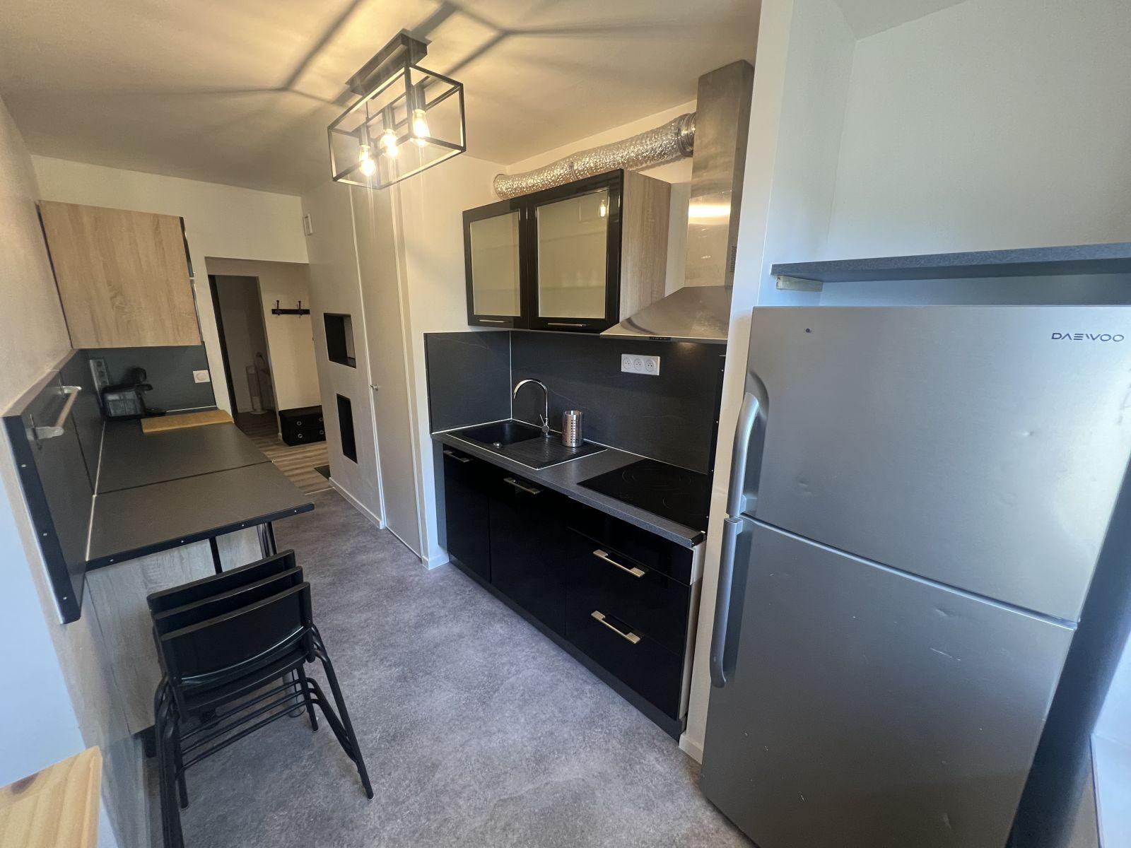 
                                                Location
                                                 Superbe logement (3 chambres) sur Evry village.