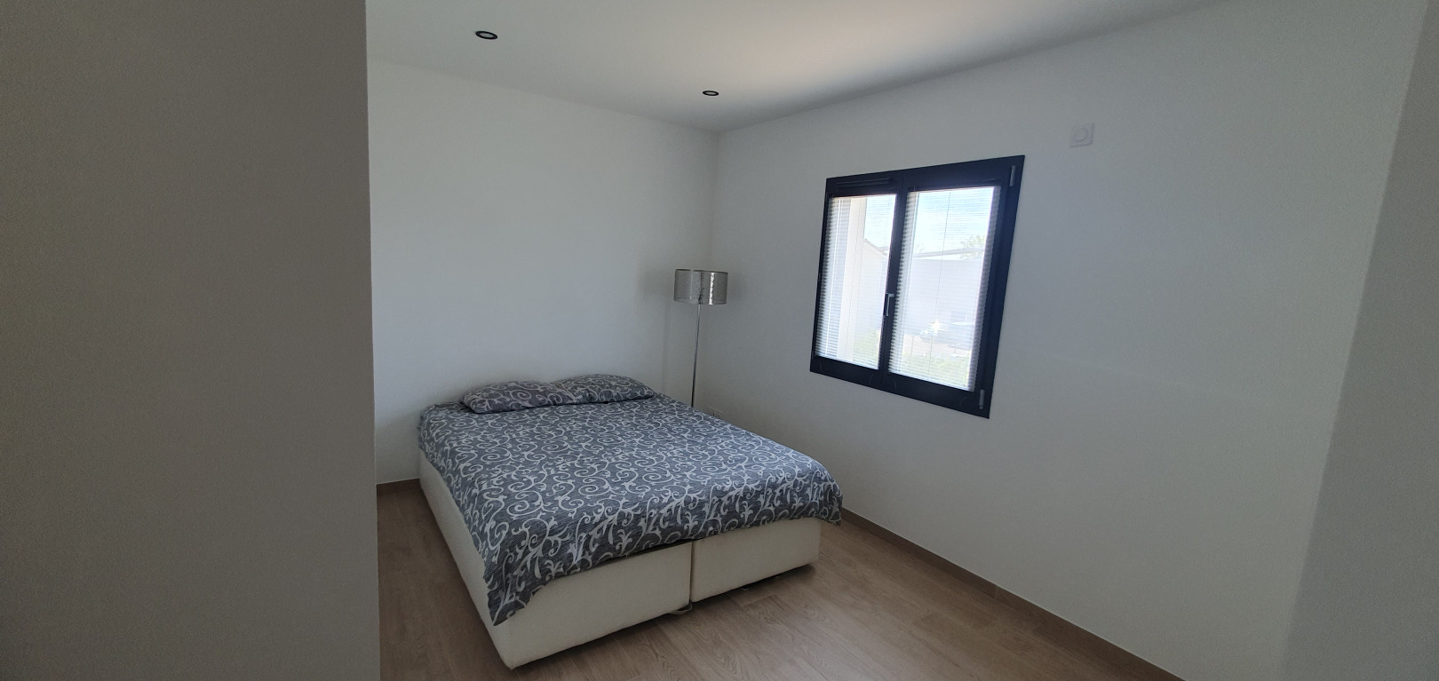 
                                                Vente
                                                 Superbe maison au cœur de Chassieu