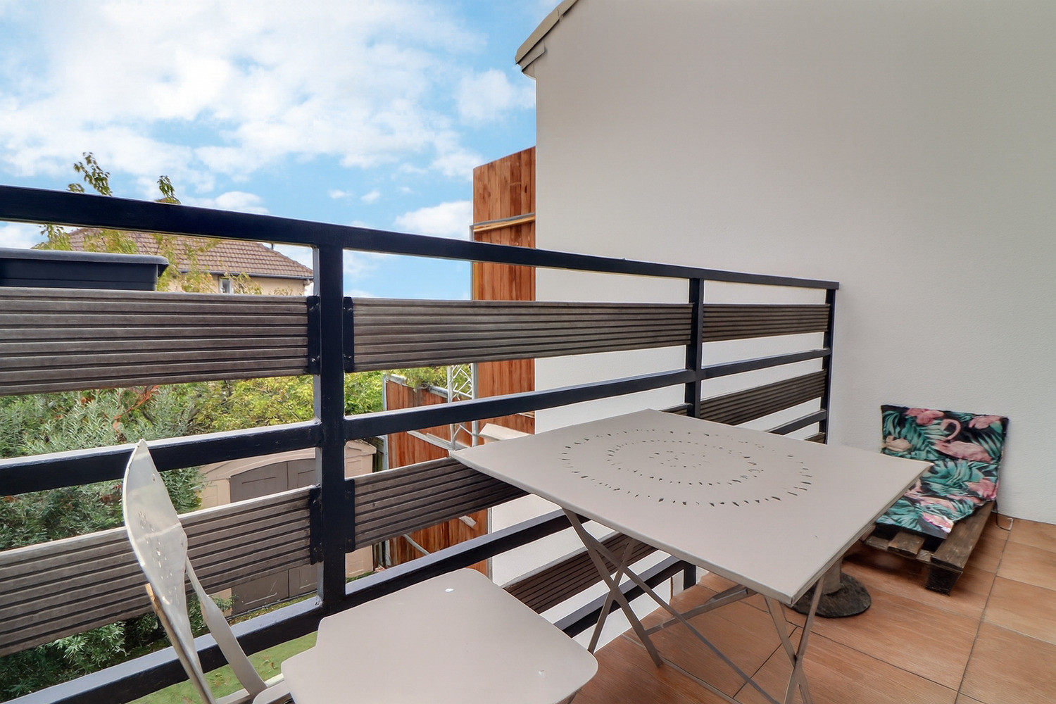 
                                                Vente
                                                 Superbe Maison avec Jardin Calme