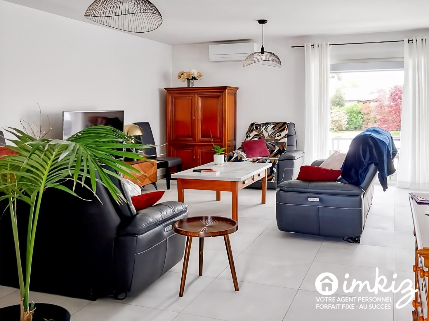 
                                                Vente
                                                 Superbe maison contemporaine avec piscine & jardin