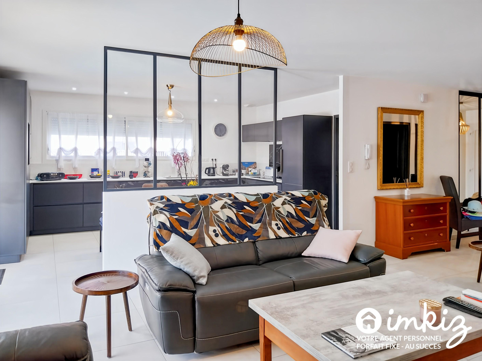 
                                                Vente
                                                 Superbe maison contemporaine avec piscine & jardin