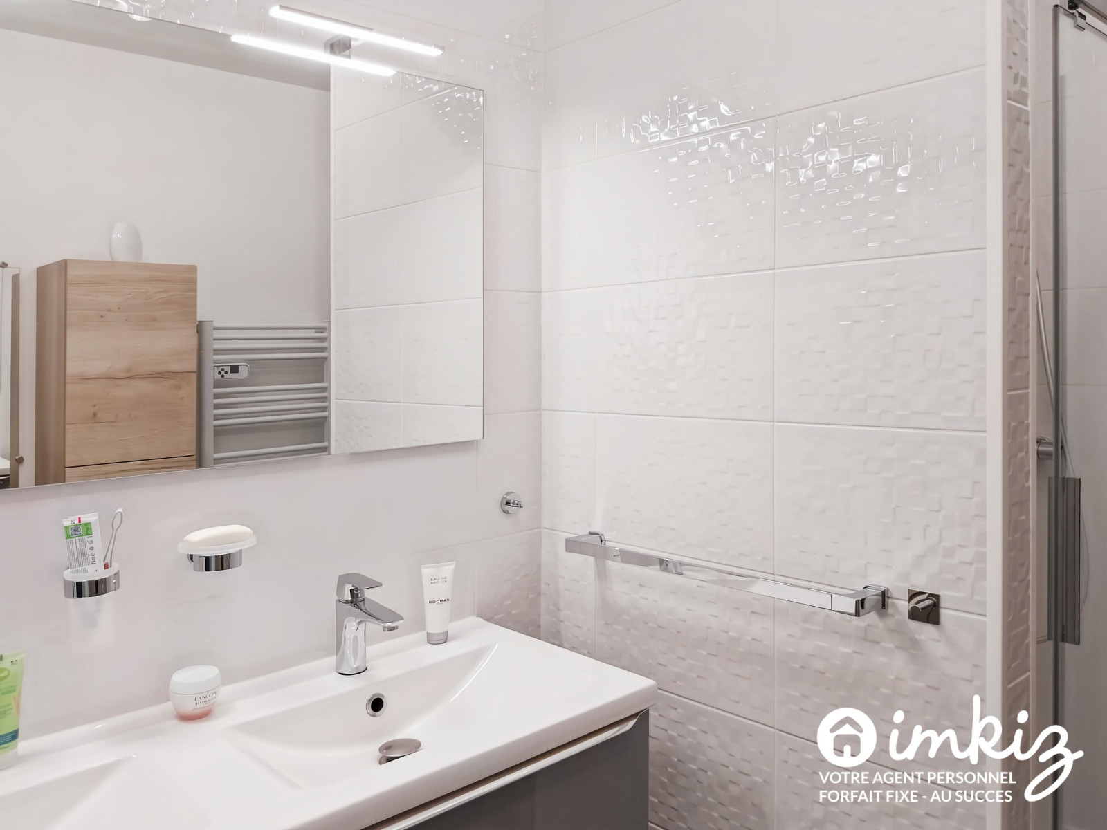 
                                                Vente
                                                 Superbe maison contemporaine avec piscine & jardin