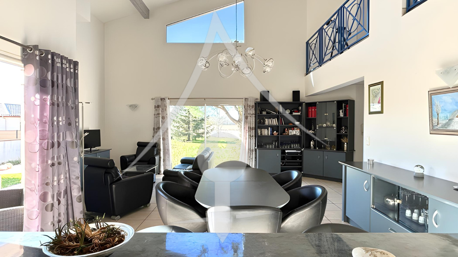 
                                                Vente
                                                 Superbe Maison d'Architecte T5 à MURET/OX