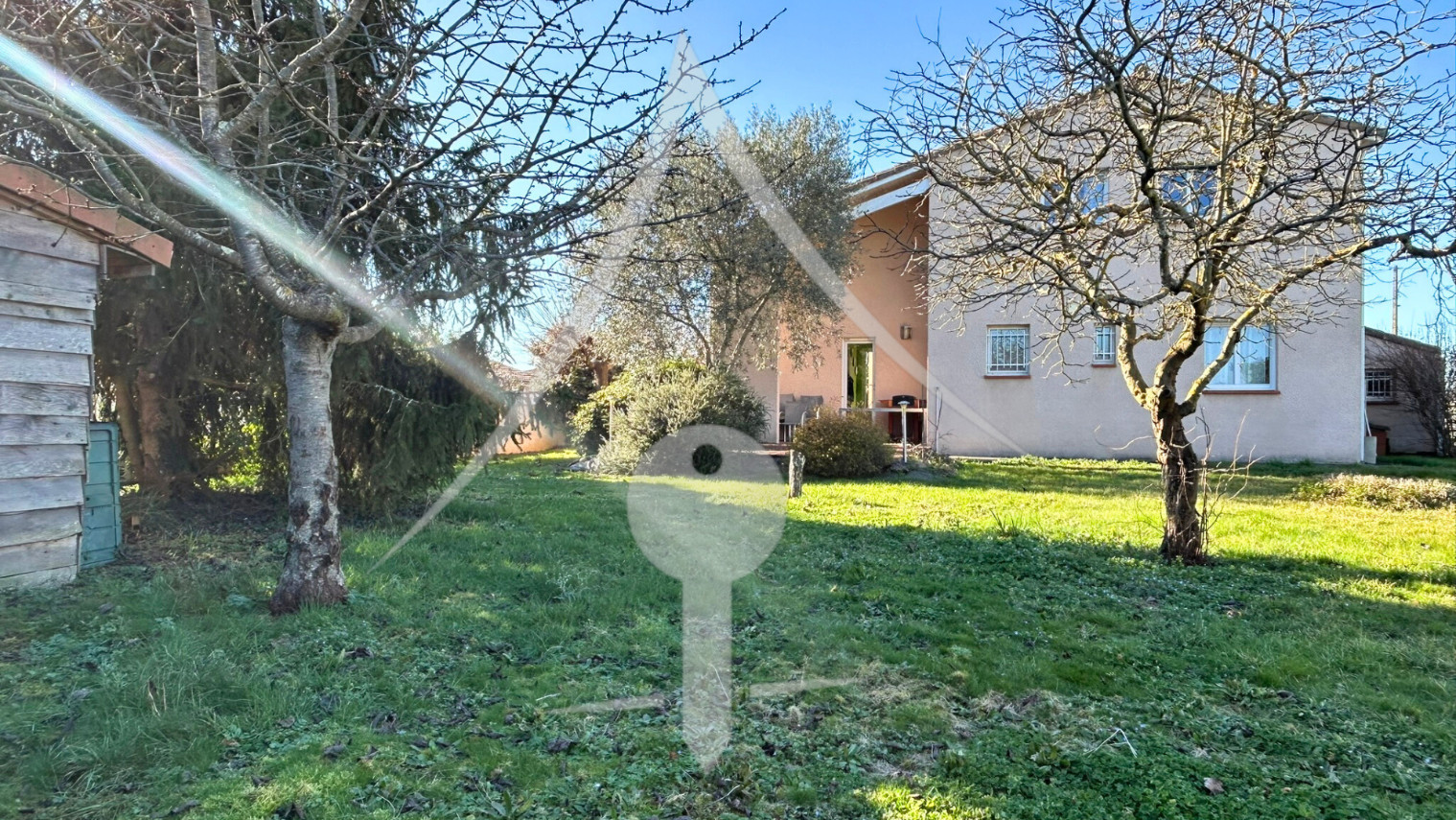 
                                                Vente
                                                 Superbe Maison d'Architecte T5 à MURET/OX