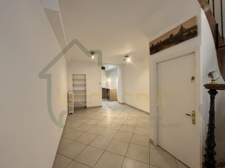 
                                                Location
                                                 Superbe maison de ville situé en HYPER-CENTRE de SAINT-QUENTIN