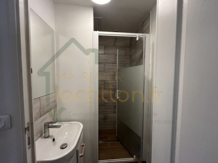 
                                                Location
                                                 Superbe maison de ville situé en HYPER-CENTRE de SAINT-QUENTIN