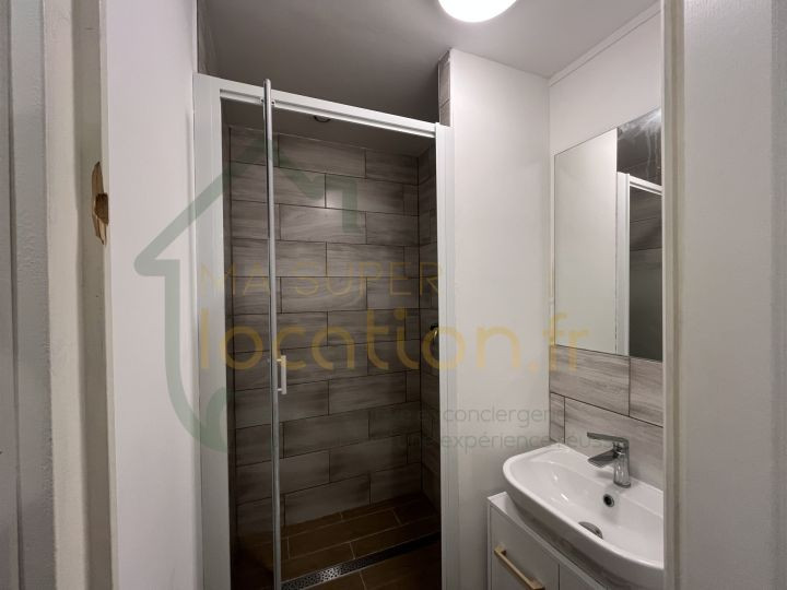 
                                                Location
                                                 Superbe maison de ville situé en HYPER-CENTRE de SAINT-QUENTIN