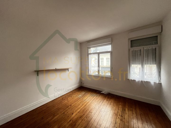 
                                                Location
                                                 Superbe maison de ville situé en HYPER-CENTRE de SAINT-QUENTIN