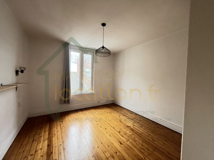 
                                                Location
                                                 Superbe maison de ville situé en HYPER-CENTRE de SAINT-QUENTIN