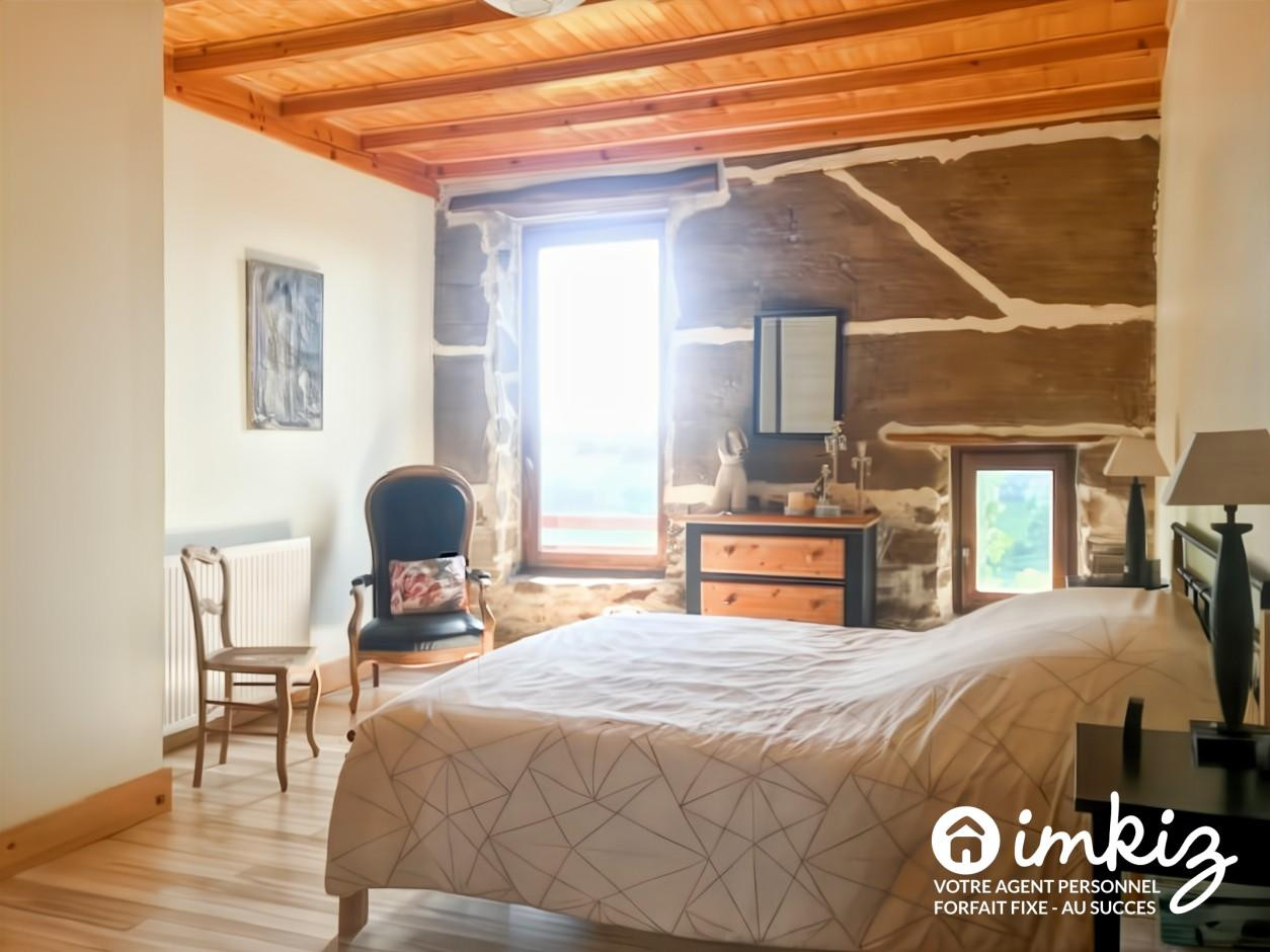 
                                                Vente
                                                 Superbe maison en Pierre avec Vue