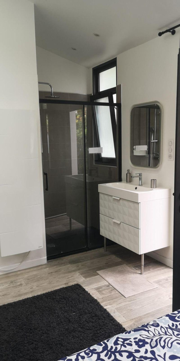 
                                                Location
                                                 Superbe maison meublée 42m² avec un jardin privé