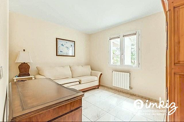 
                                                Vente
                                                 Superbe Maison Située à 10 minutes des Plages.