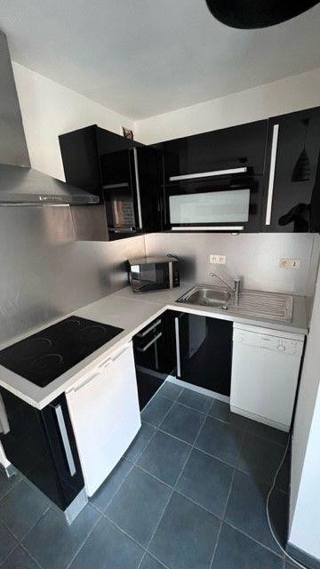 
                                                Location
                                                 Superbe meublé quartier calme T2 46m2 parking