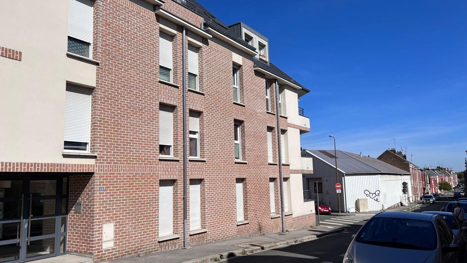 
                                                Location
                                                 Superbe meublé quartier calme T2 46m2 parking