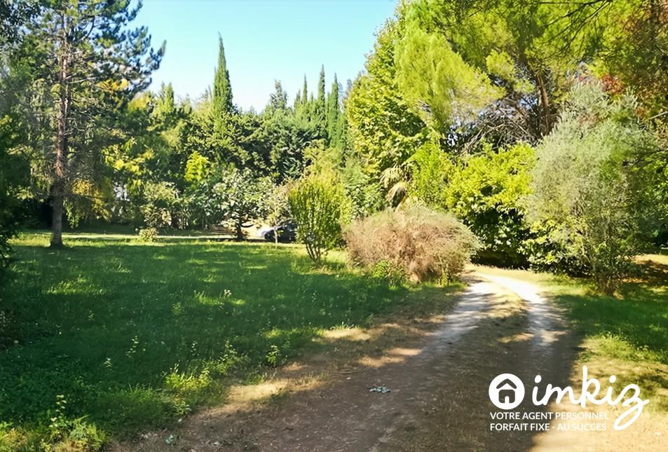 
                                                Vente
                                                 Superbe propriete + 2 logements + grand parc