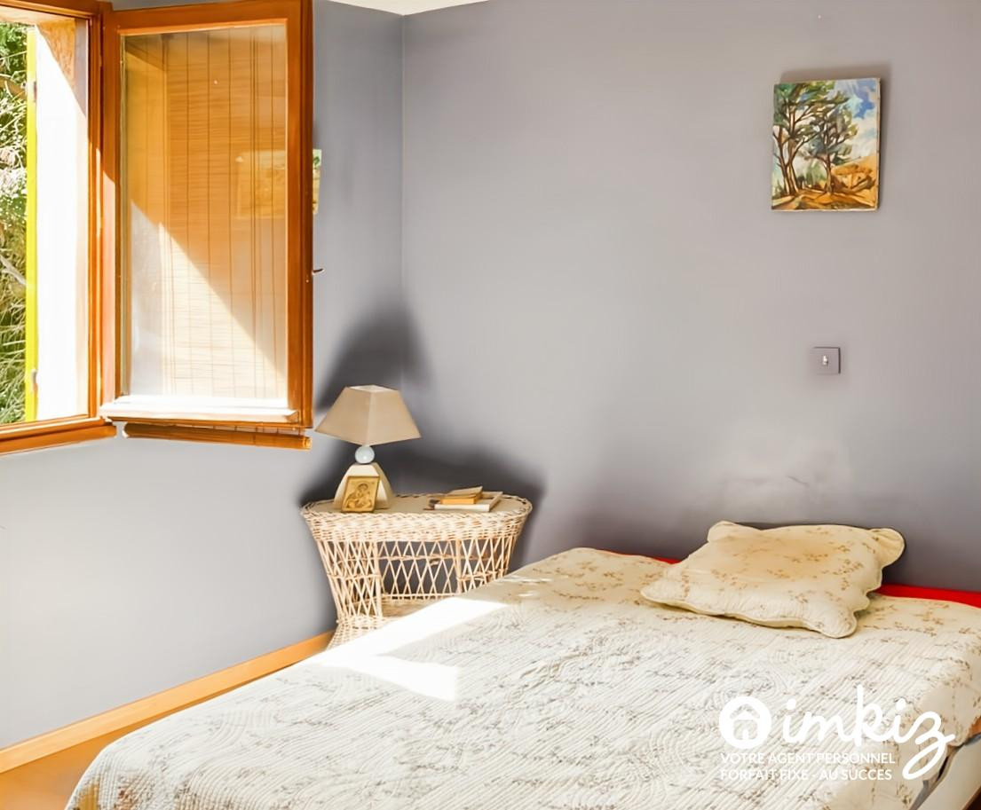 
                                                Vente
                                                 Superbe propriete + 2 logements + grand parc