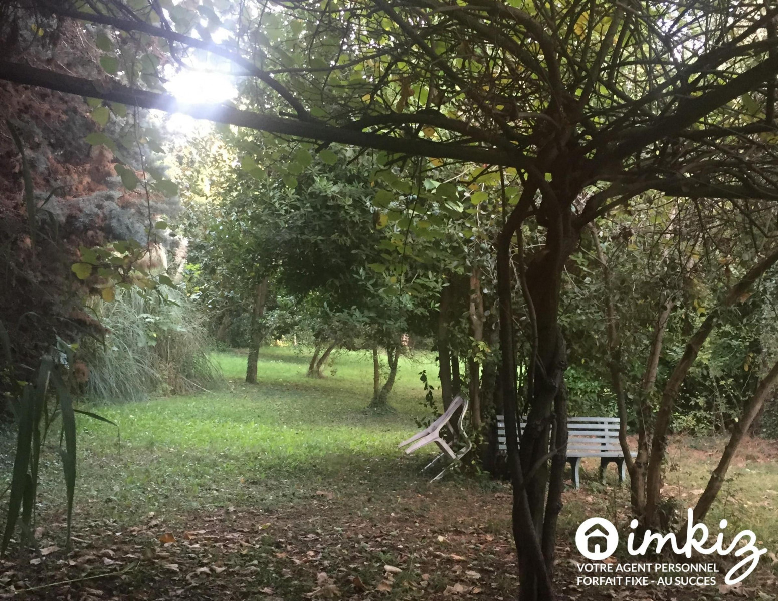 
                                                Vente
                                                 Superbe propriete + 2 logements + grand parc