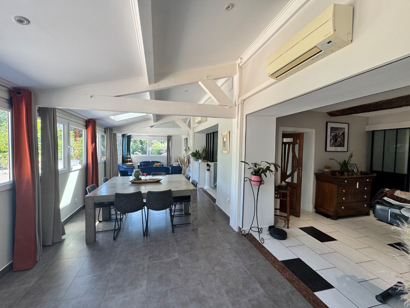 
                                                Vente
                                                 propriété de caractère sur un terrain de 1900M2