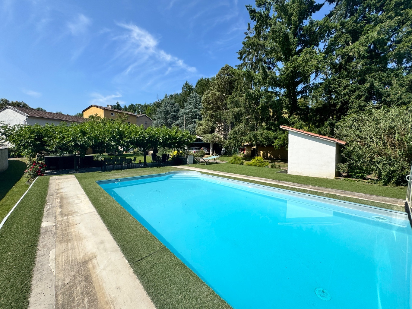 
                                                Vente
                                                 propriété de caractère sur un terrain de 1900M2
