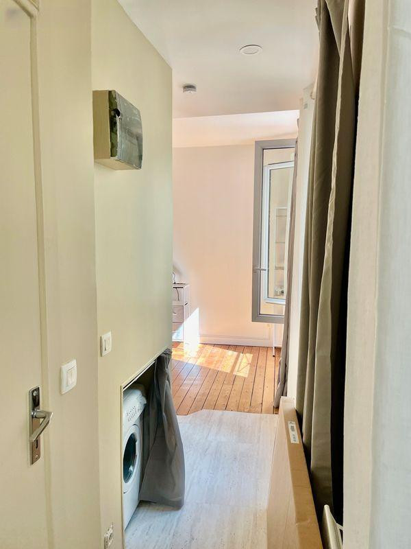 
                                                Location
                                                 Superbe studio 18 m2 meublé refait à neuf