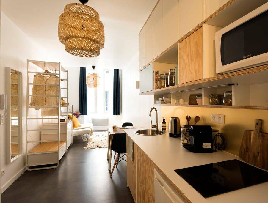 
                                                Location
                                                 Superbe studio 20m² meublé et rénové Plein centre