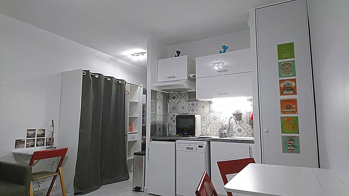 
                                                Location
                                                 Superbe studio 25 m2 avec extérieur Asnières