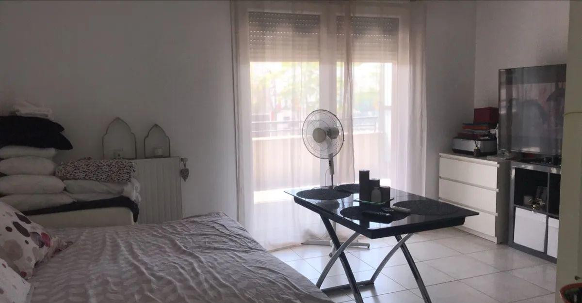 
                                                Location
                                                 Superbe studio 25 m2 + terrasse 12 m2 Montpellier