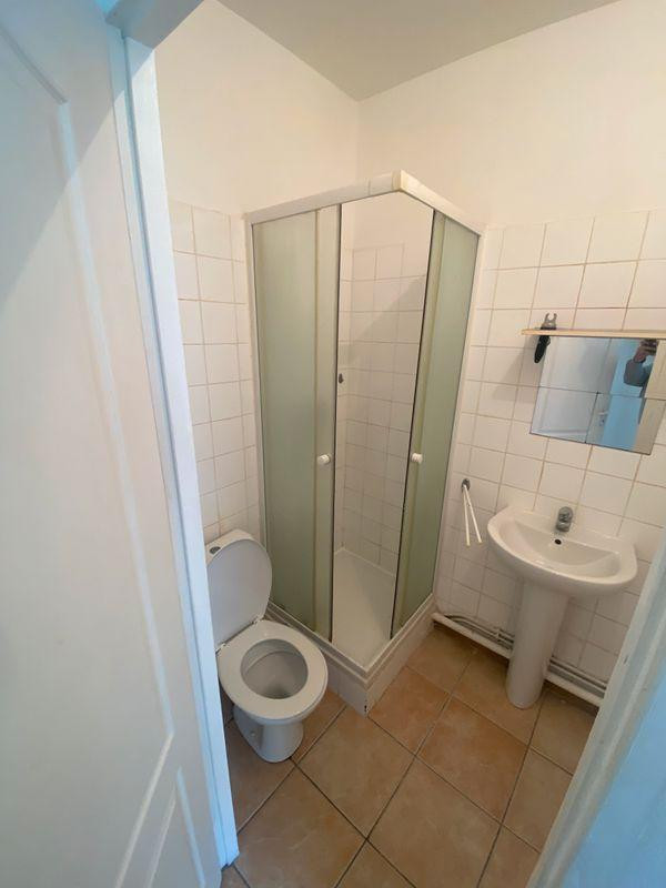 
                                                Location
                                                 Superbe studio 25m² au calme