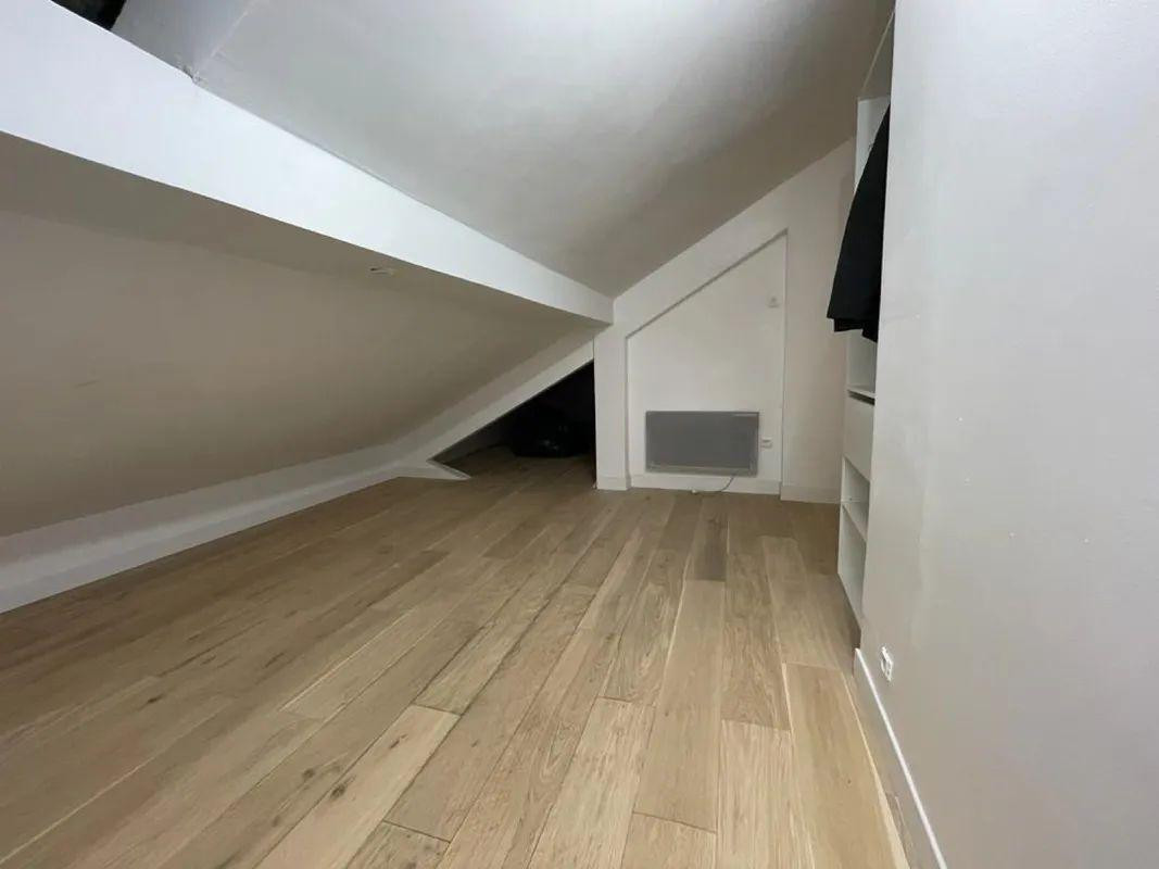 
                                                Location
                                                 Superbe studio/2P meublé 23m² avec vue sur le bois