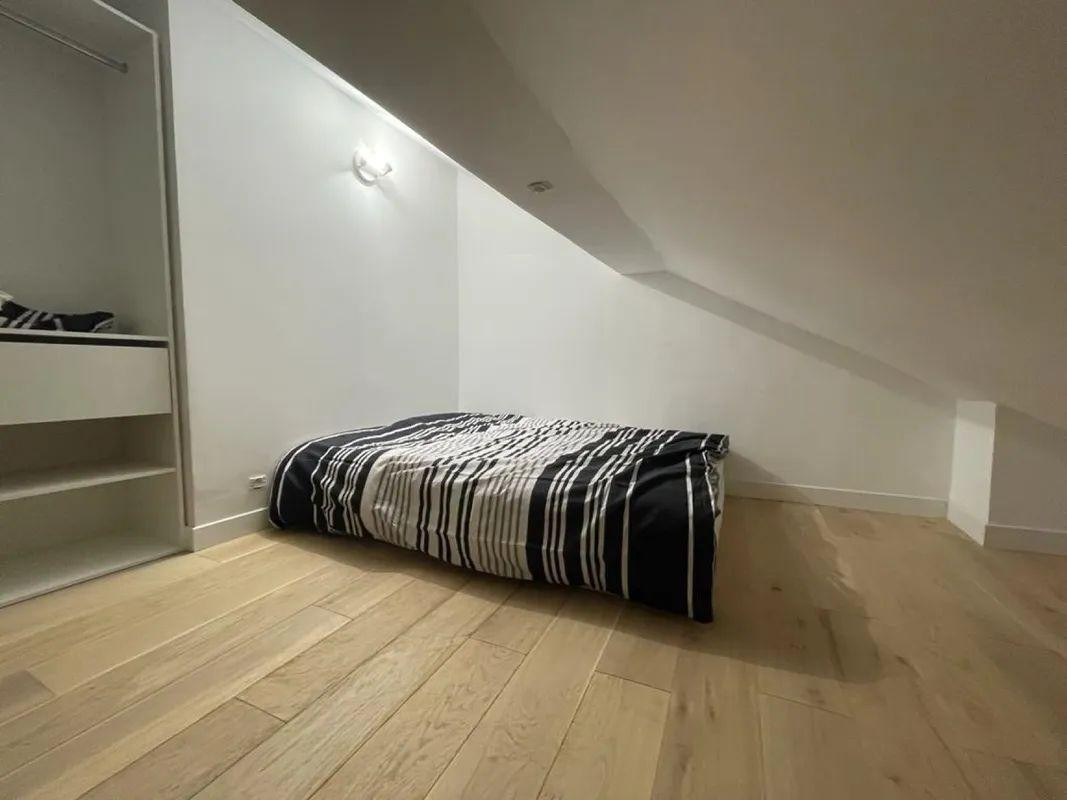 
                                                Location
                                                 Superbe studio/2P meublé 23m² avec vue sur le bois