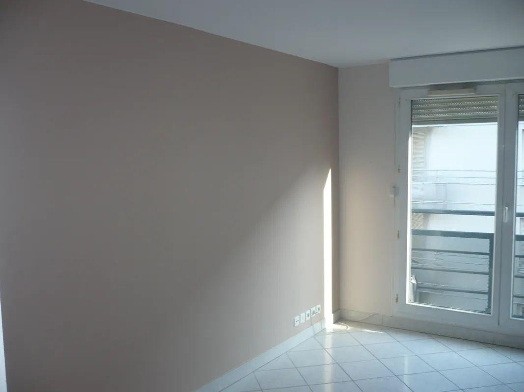 
                                                Location
                                                 Superbe studio 30m² LYON PART DIEU
