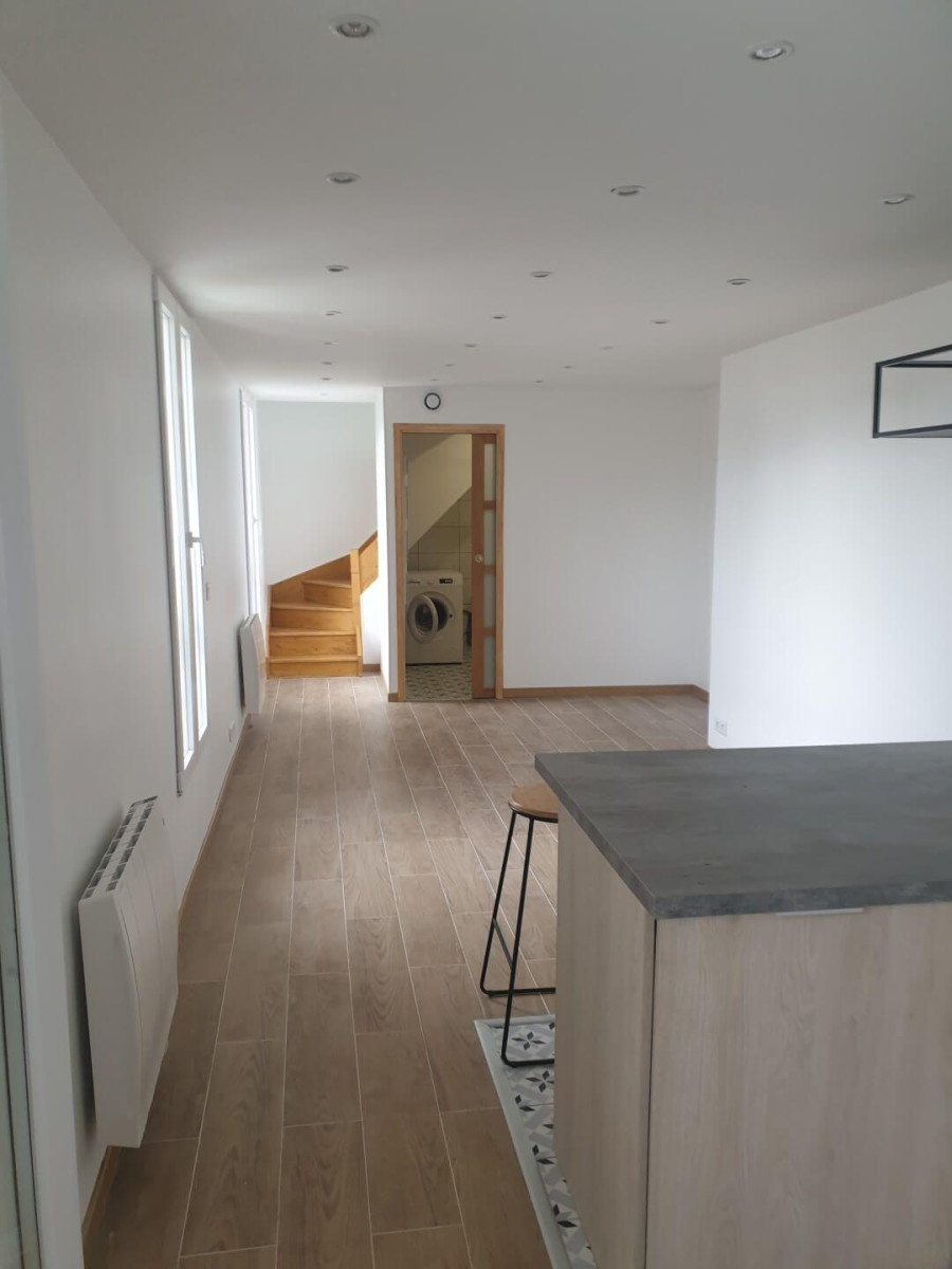 
                                                Location
                                                 Superbe studio 36m² au Pré Saint-Gervais