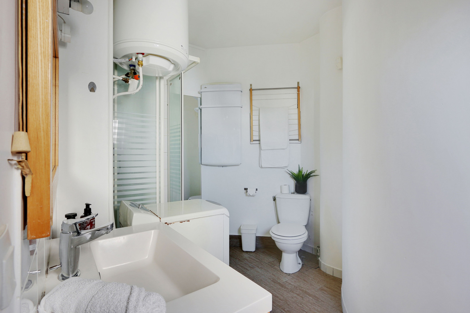 
                                                Location
                                                 Superbe studio à Neuilly (loyer tout inclus)