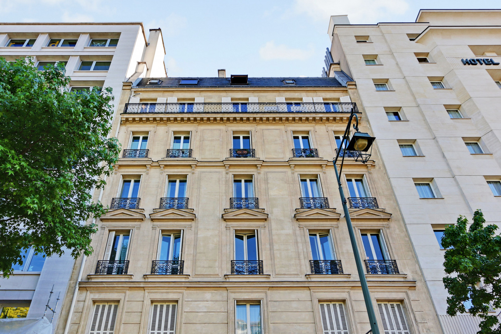 
                                                Location
                                                 Superbe studio à Neuilly (loyer tout inclus)