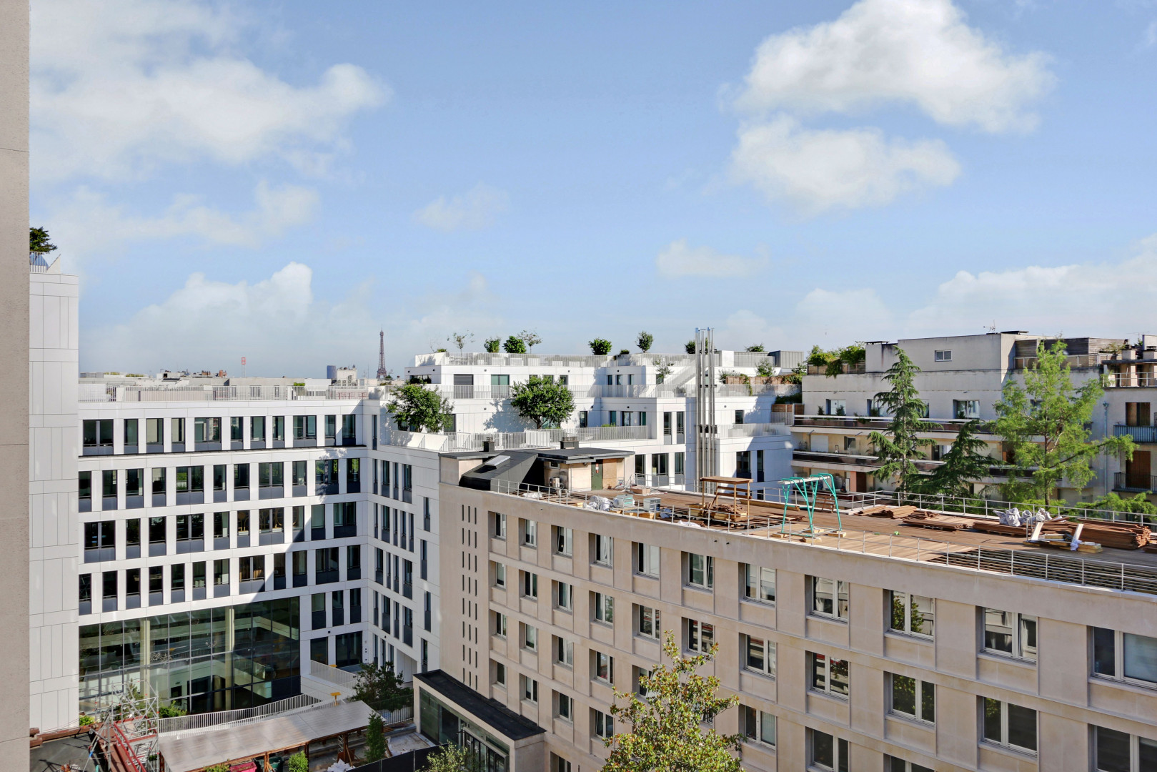 
                                                Location
                                                 Superbe studio à Neuilly (loyer tout inclus)